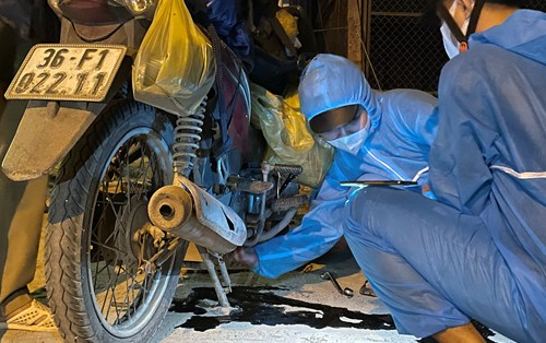 Sinh viên Đại học Đông Á xuyên đêm cứu hộ, 'tiếp sức' người dân đi xe máy về quê tránh dịch